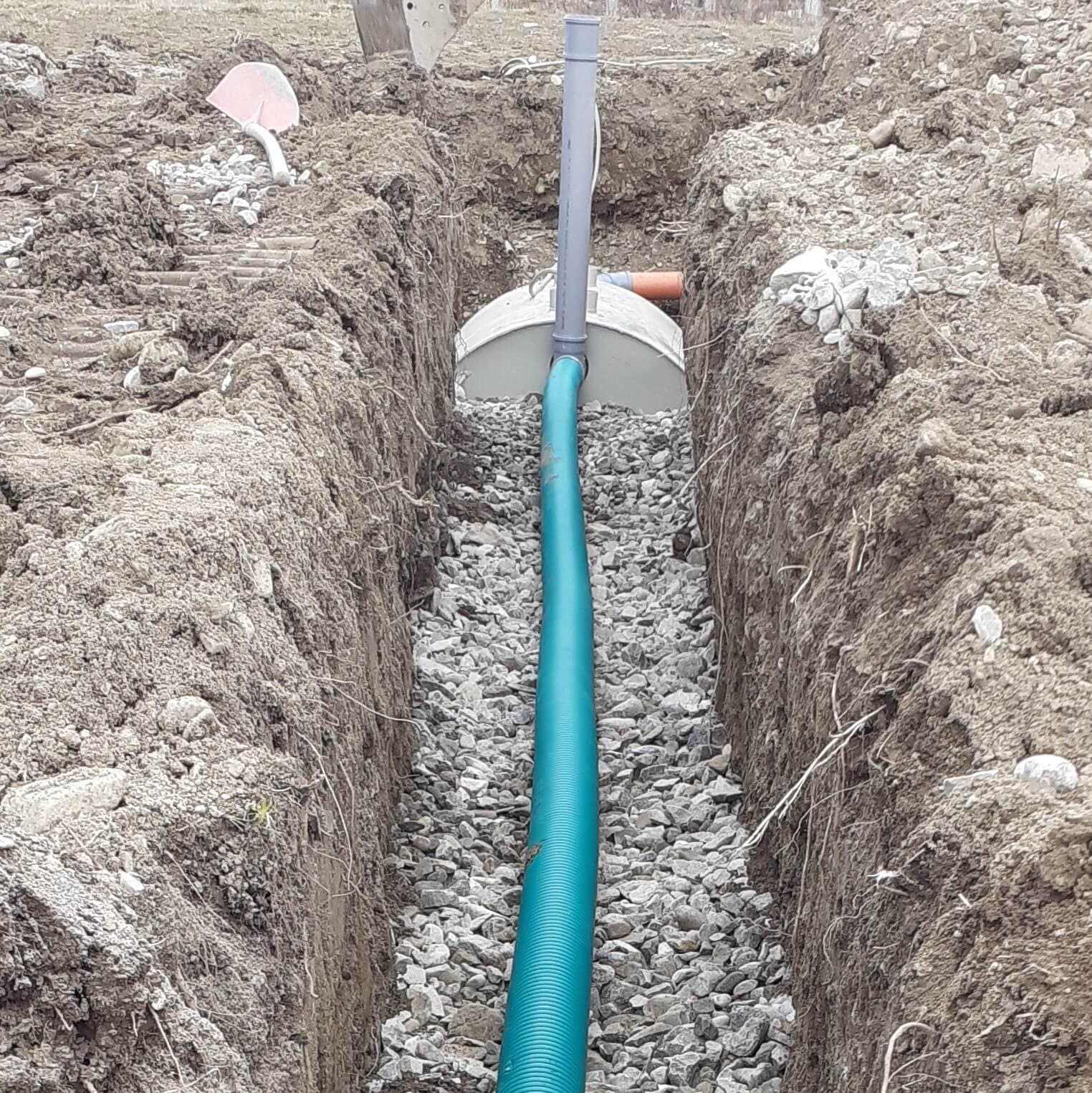 Дренажен тръбен път при монтаж на септична система